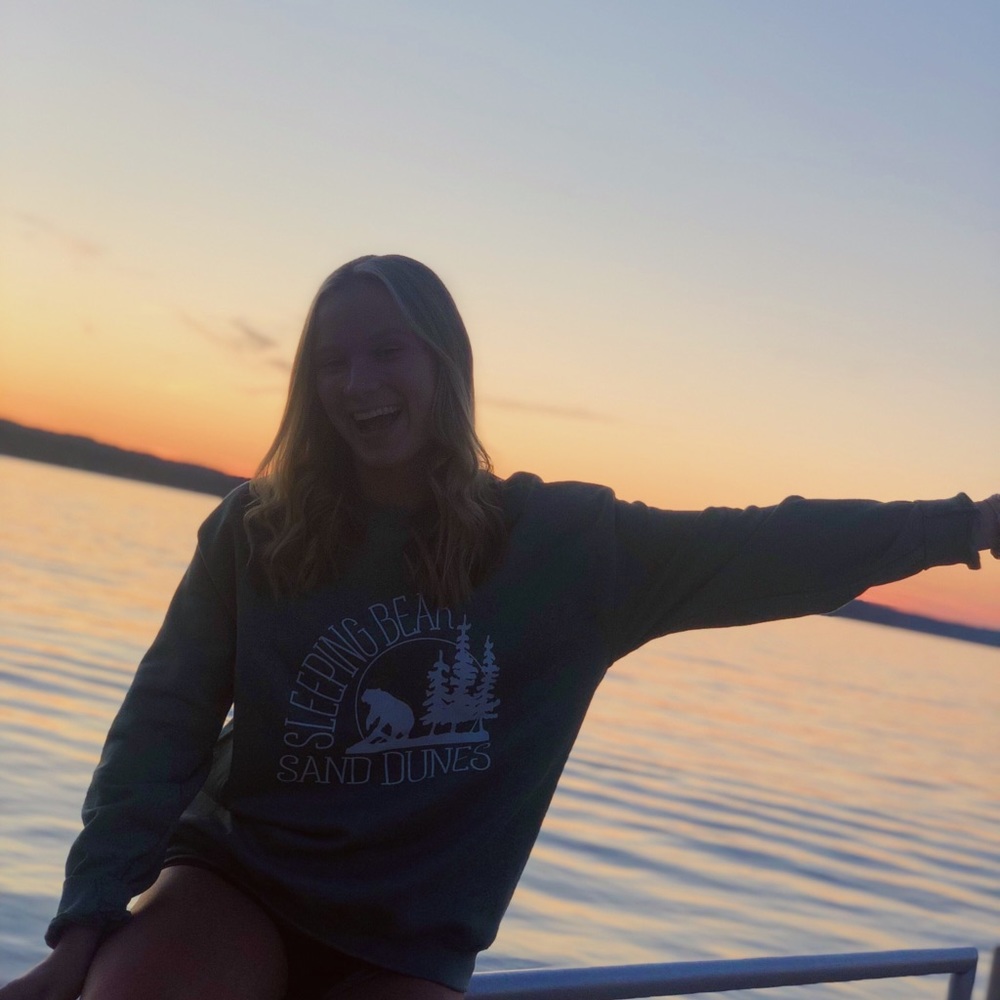 Meet your Posher, Maura